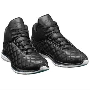 Women’s APL Lusso Black Sneakers Size 9